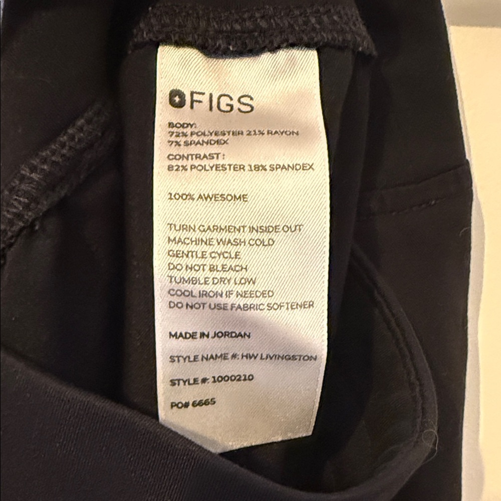 Figs Size Medium - image 4